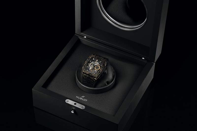 黑金不敗.恒寶Hublot Spirit of Big Bang Carbon Gold Tiger-復刻表
