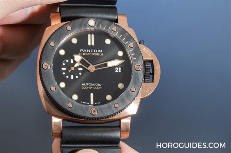 紅金＋碳纖維同步現(xiàn)身｜沛納海Submersible Goldtech? Orocarbo 44mm-PAM01070-復刻表