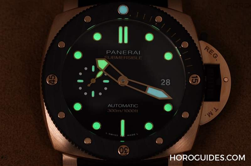 紅金＋碳纖維同步現(xiàn)身｜沛納海Submersible Goldtech? Orocarbo 44mm-PAM01070-復刻表