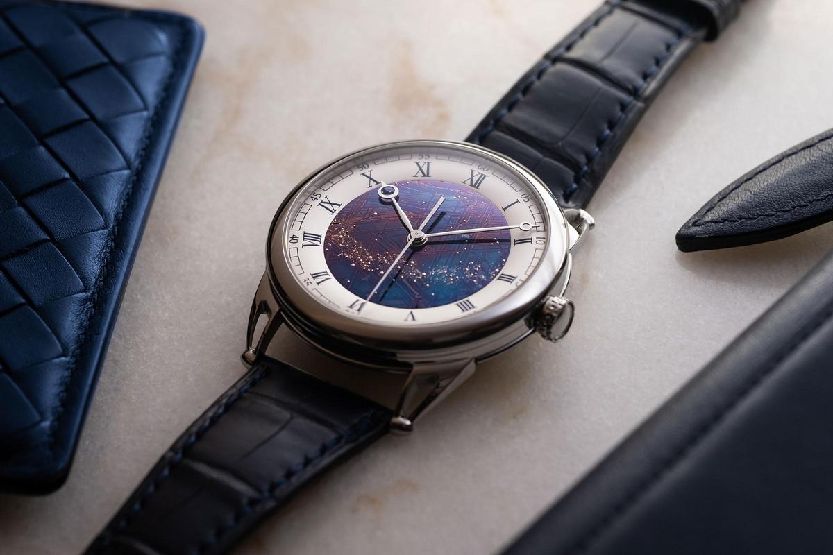 珍稀隕石面與復(fù)雜陀飛輪的華麗組合！DE BETHUNE DB25 Starry Varius Ae?rolite-復(fù)刻表