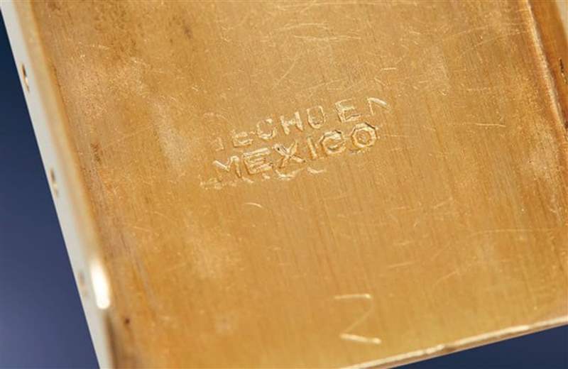 表扣內側刻有“Hecho in Mexico”字樣,顯示零件是在墨西哥制造。 (Source:Phillips) Rolex Paul Newman Daytona 6264將拍賣激罕檸檬面手表估值千萬-復刻表
