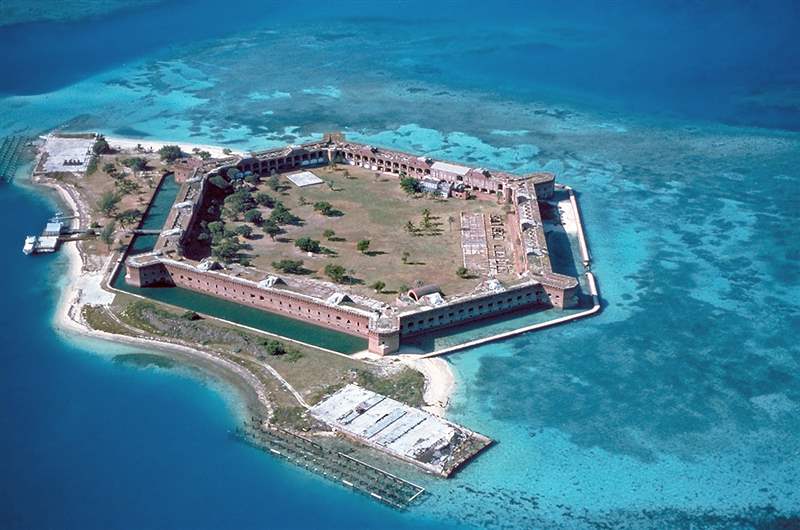 你只活一次的假期：我?guī)е鴲郾吮砣チ艘粋€荒島-復刻表