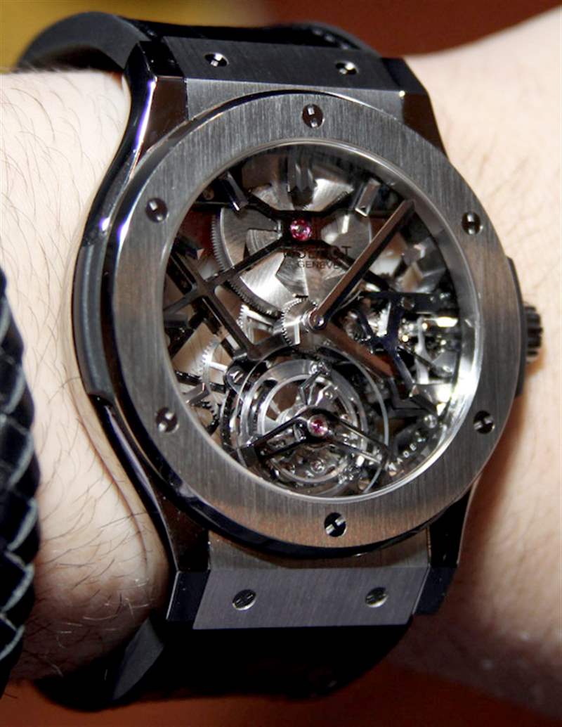 宇舶(Hublot)經(jīng)典融合鏤空陀飛輪45毫米手表動手實(shí)踐-復(fù)刻表