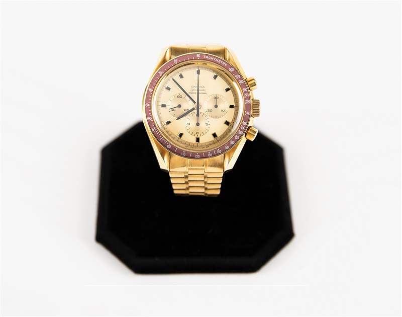 美國宇航員Walter Schirra擁有的OMEGA Speedmaster金殼紀念版腕表以190萬美元拍賣成交-復刻表